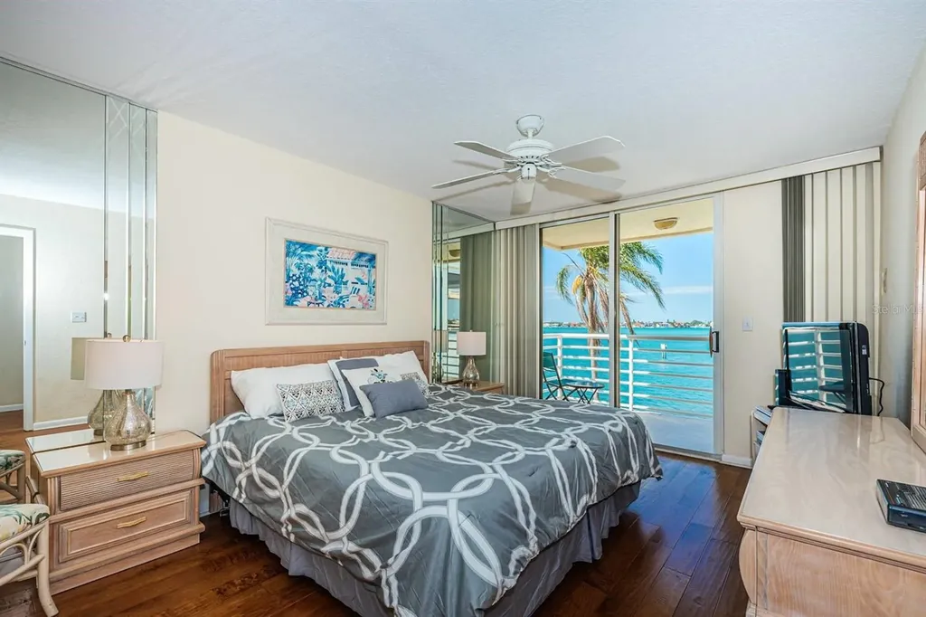6105 Bahia Del Mar Circle St Petersburg FL 33715