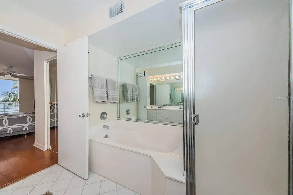 6105 Bahia Del Mar Circle St Petersburg FL 33715