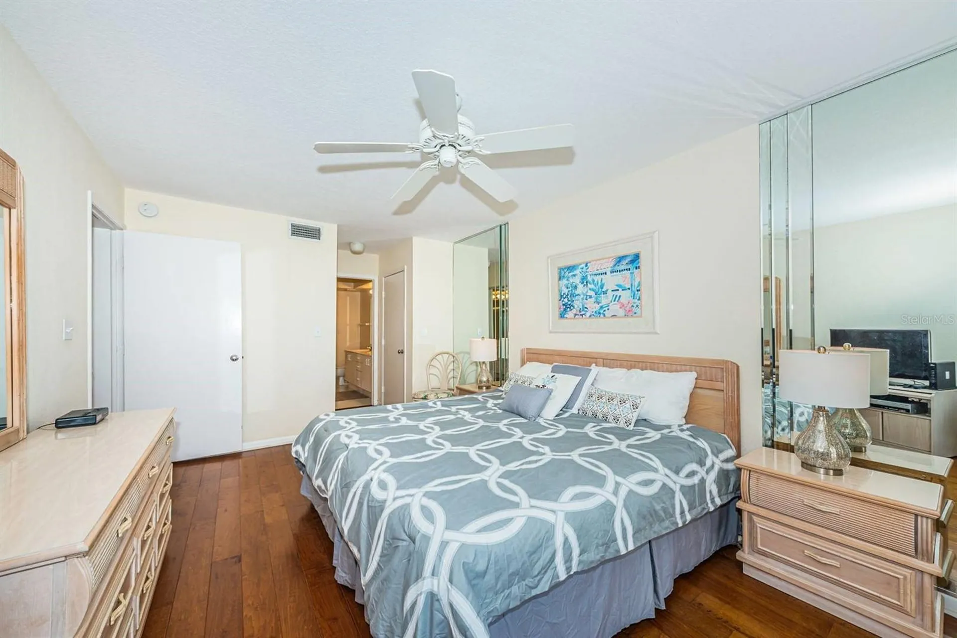 6105 Bahia Del Mar Circle St Petersburg FL 33715