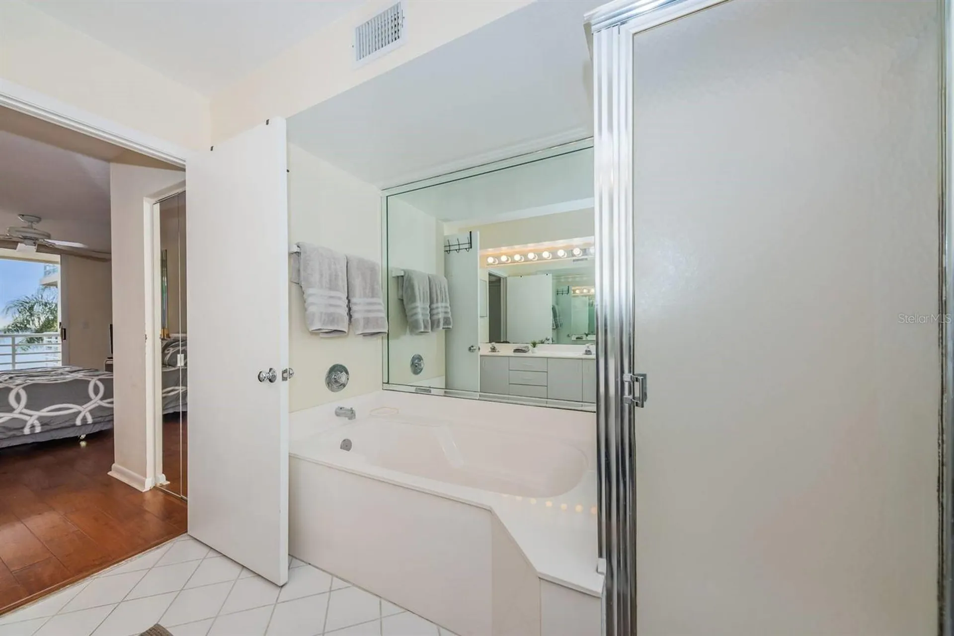6105 Bahia Del Mar Circle St Petersburg FL 33715