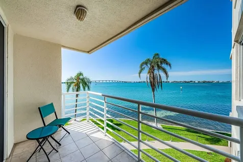 6105 Bahia Del Mar Circle St Petersburg FL 33715