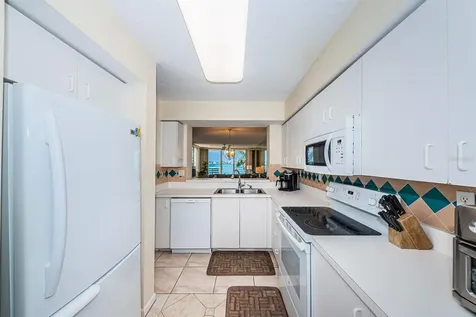 6105 Bahia Del Mar Circle St Petersburg FL 33715