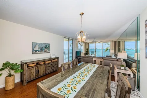 6105 Bahia Del Mar Circle St Petersburg FL 33715