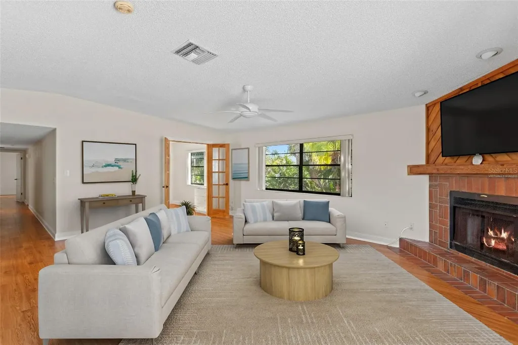 879 Eldorado Avenue Clearwater Beach FL 33767