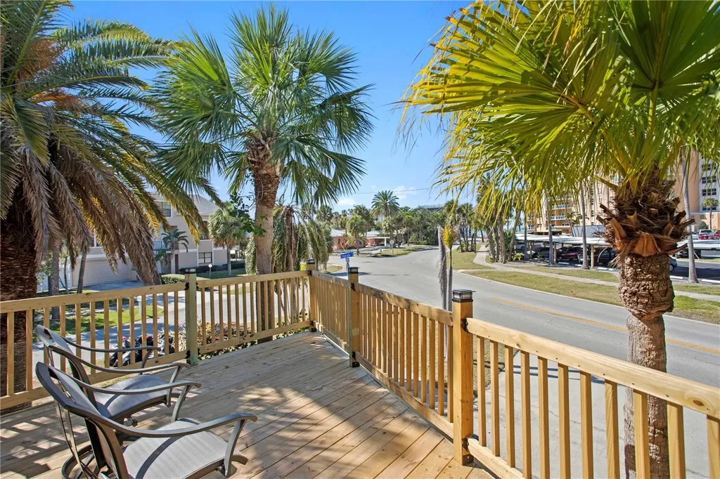 879 Eldorado Avenue Clearwater Beach FL 33767