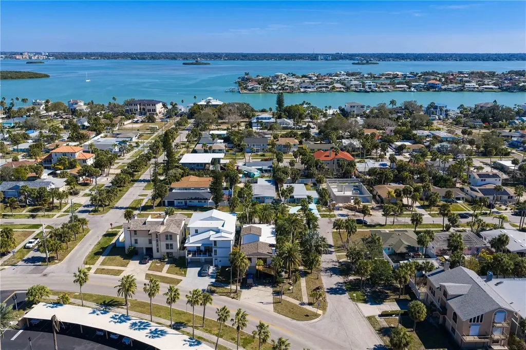 879 Eldorado Avenue Clearwater Beach FL 33767