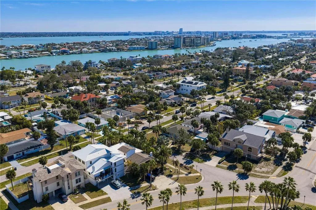 879 Eldorado Avenue Clearwater Beach FL 33767