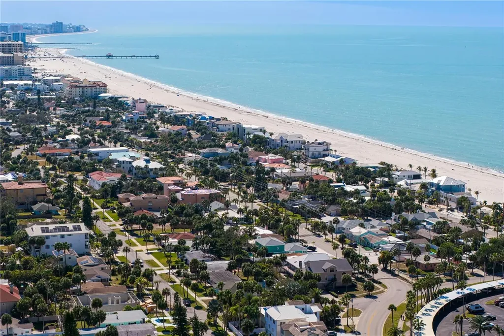 879 Eldorado Avenue Clearwater Beach FL 33767