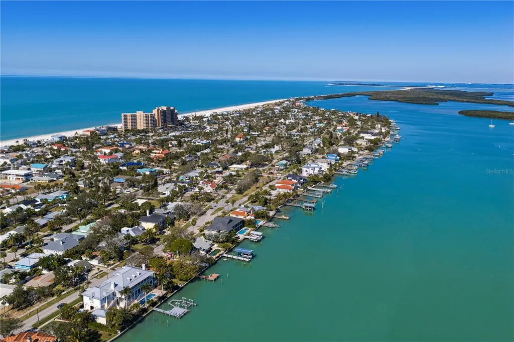 879 Eldorado Avenue Clearwater Beach FL 33767