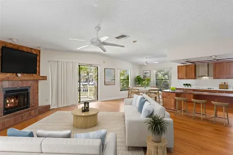 879 Eldorado Avenue Clearwater Beach FL 33767