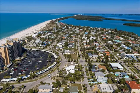 879 Eldorado Avenue Clearwater Beach FL 33767