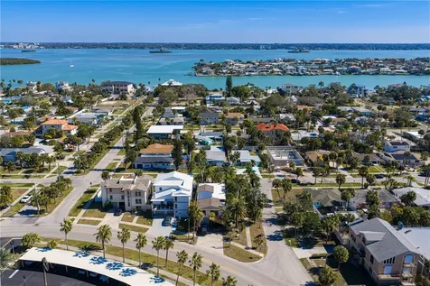 879 Eldorado Avenue Clearwater Beach FL 33767