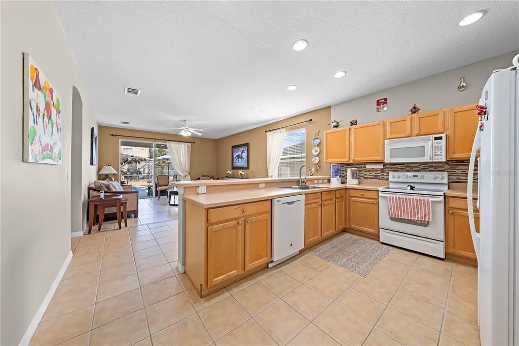 138 Chaucer Avenue Davenport FL 33896