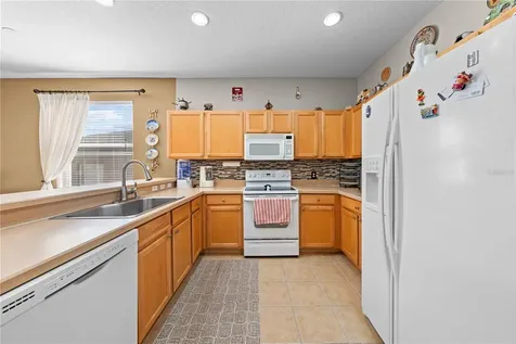 138 Chaucer Avenue Davenport FL 33896