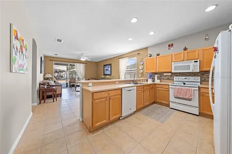 138 Chaucer Avenue Davenport FL 33896