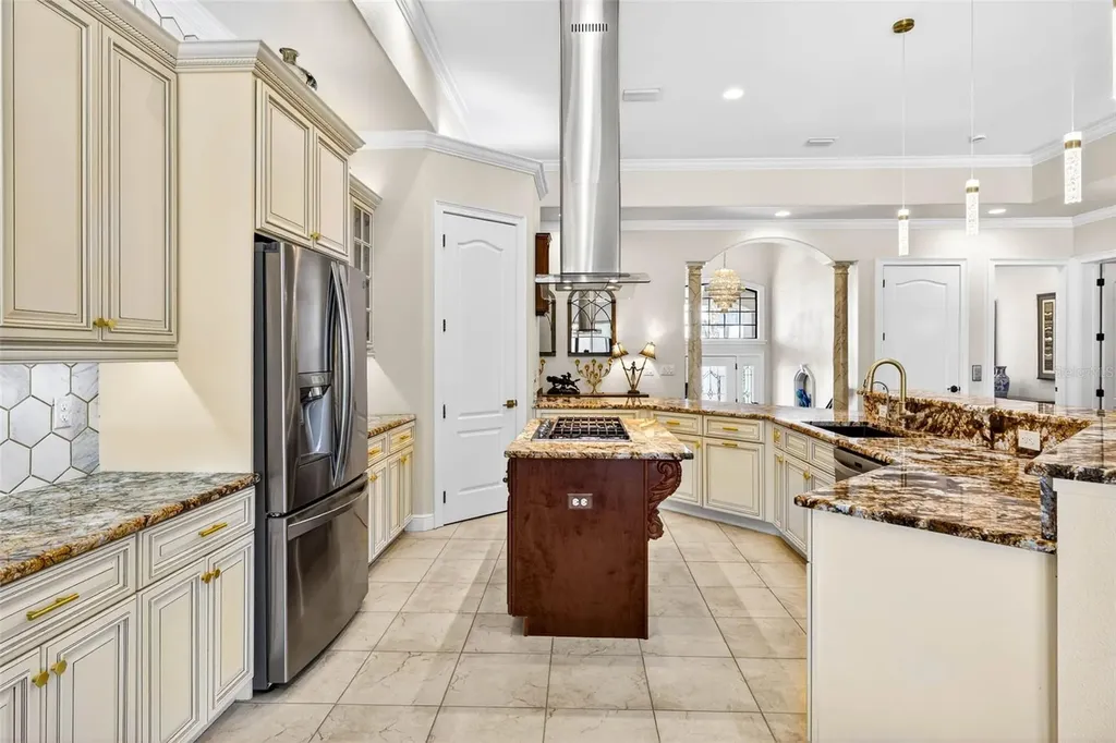 105 Wimbledon Court Redington Shores FL 33708
