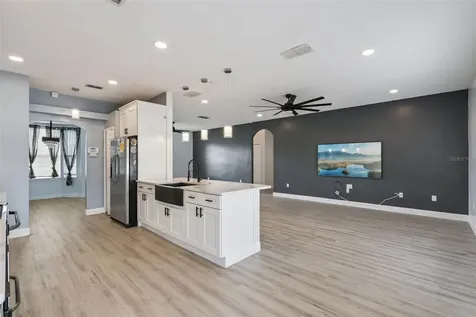 2713 Pearl Court Kissimmee FL 34743