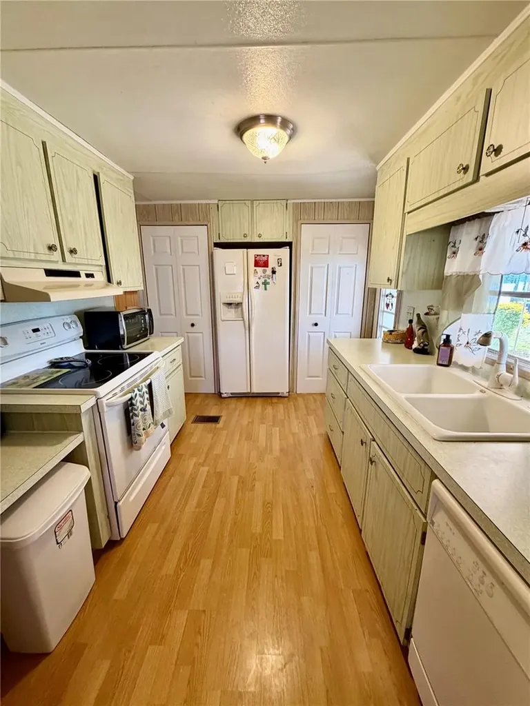 34444 Hibiscus Drive N Pinellas Park FL 33781