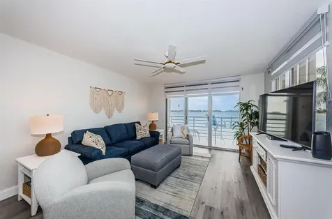 6105 Bahia Del Mar Circle St Petersburg FL 33715