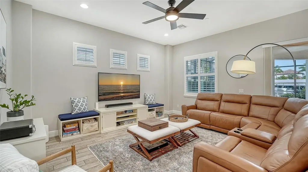 4209 5th Avenue NE Bradenton FL 34208