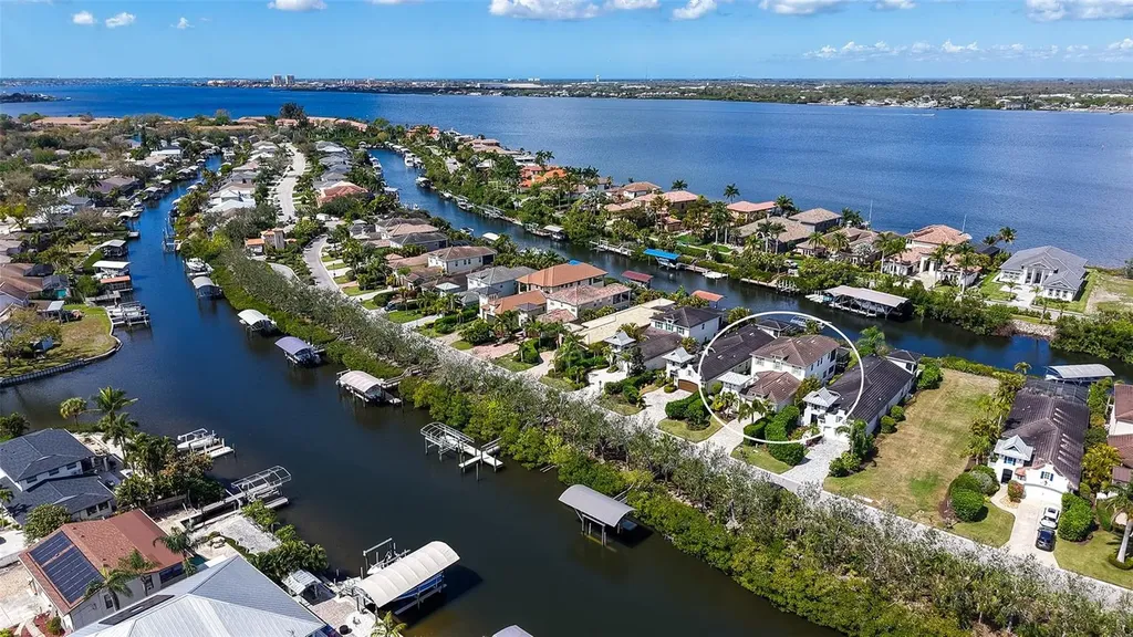 4209 5th Avenue NE Bradenton FL 34208