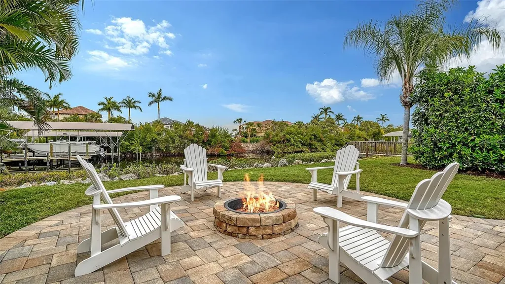 4209 5th Avenue NE Bradenton FL 34208
