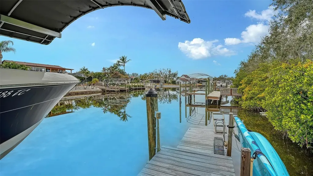 4209 5th Avenue NE Bradenton FL 34208