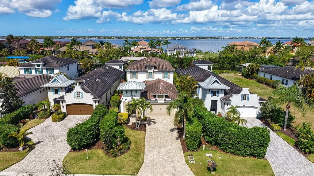 4209 5th Avenue NE Bradenton FL 34208