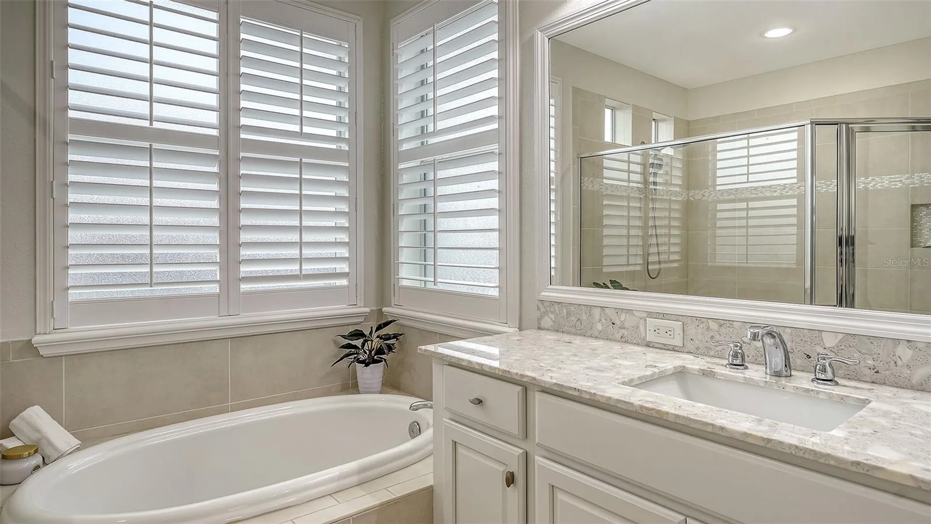 4209 5th Avenue NE Bradenton FL 34208