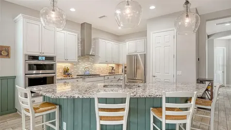 4209 5th Avenue NE Bradenton FL 34208