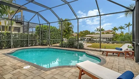 4209 5th Avenue NE Bradenton FL 34208