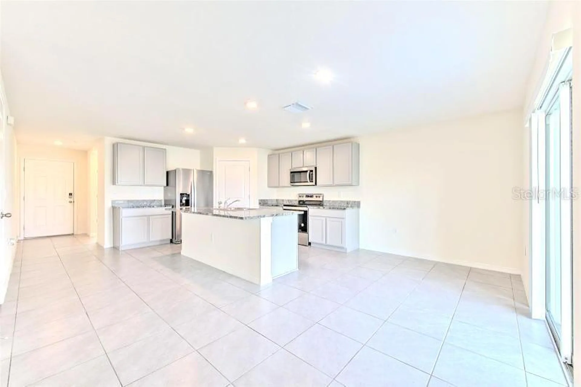2785 Gardiner Lane Zephyrhills FL 33541