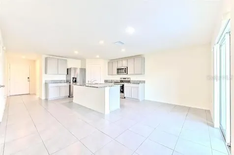 2785 Gardiner Lane Zephyrhills FL 33541
