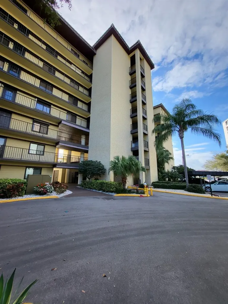 650 Island Way Clearwater Beach FL 33767