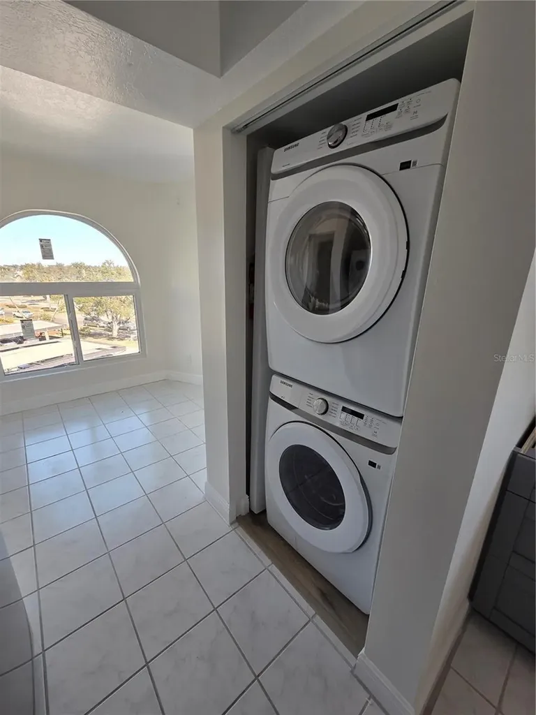 650 Island Way Clearwater Beach FL 33767