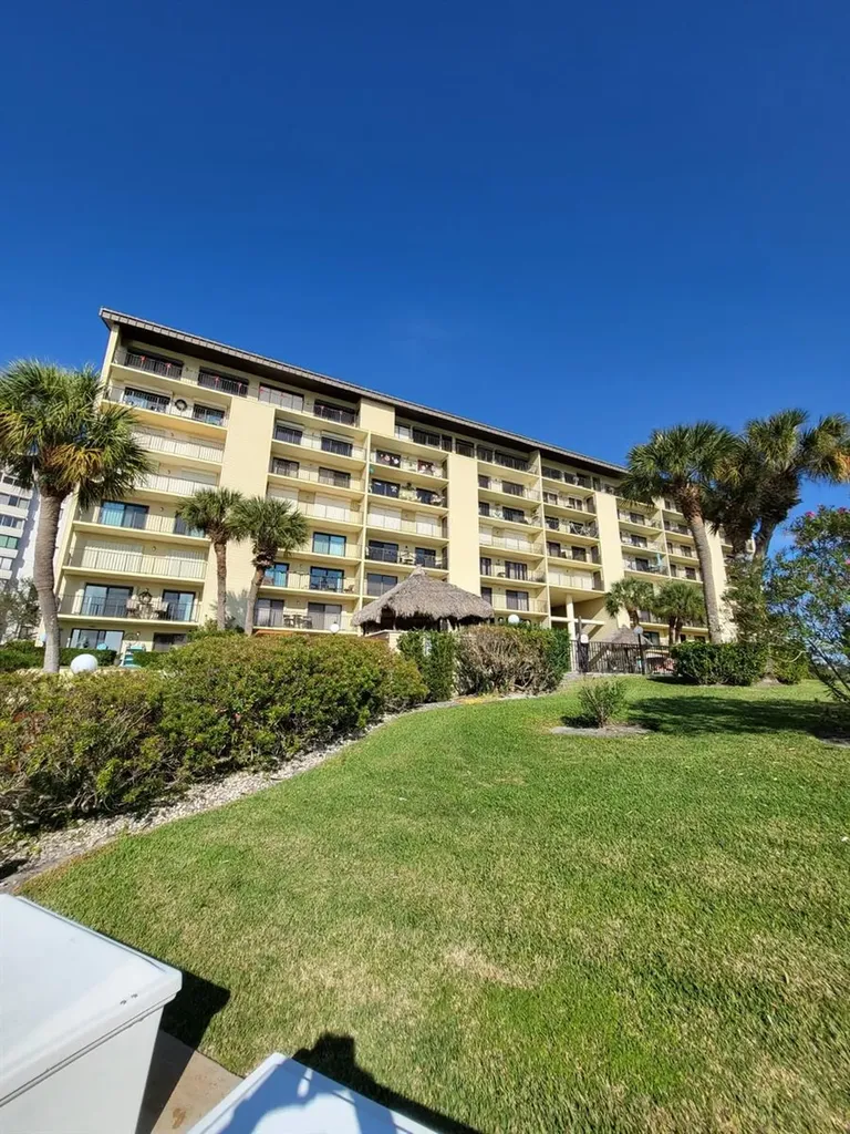 650 Island Way Clearwater Beach FL 33767