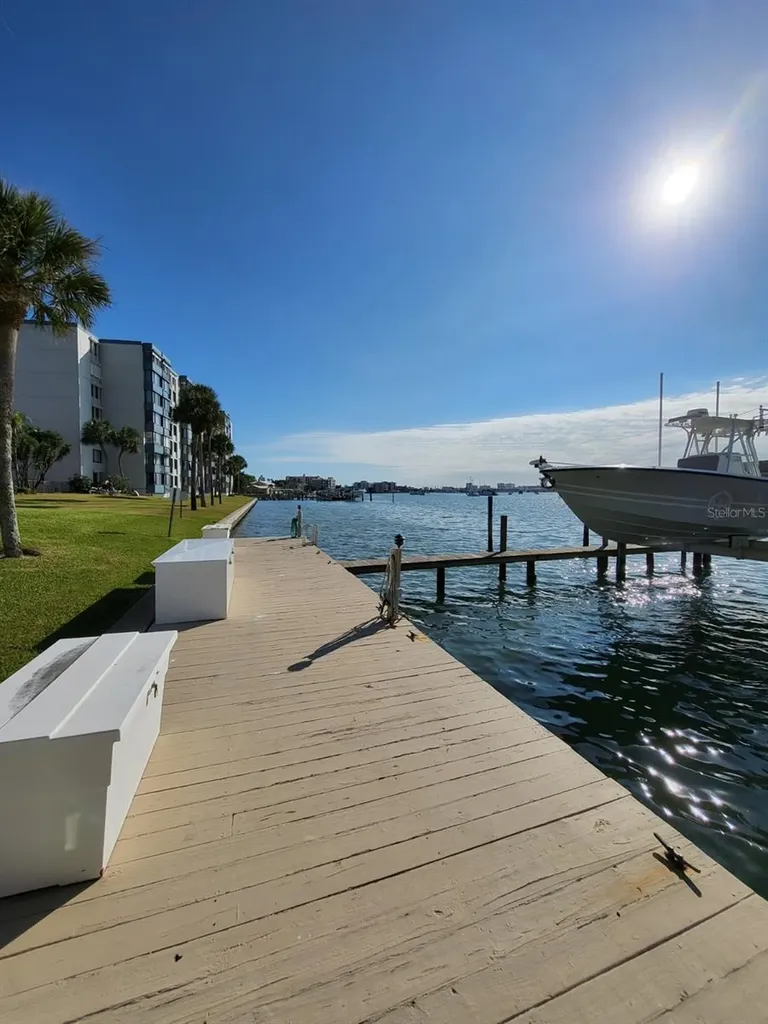 650 Island Way Clearwater Beach FL 33767