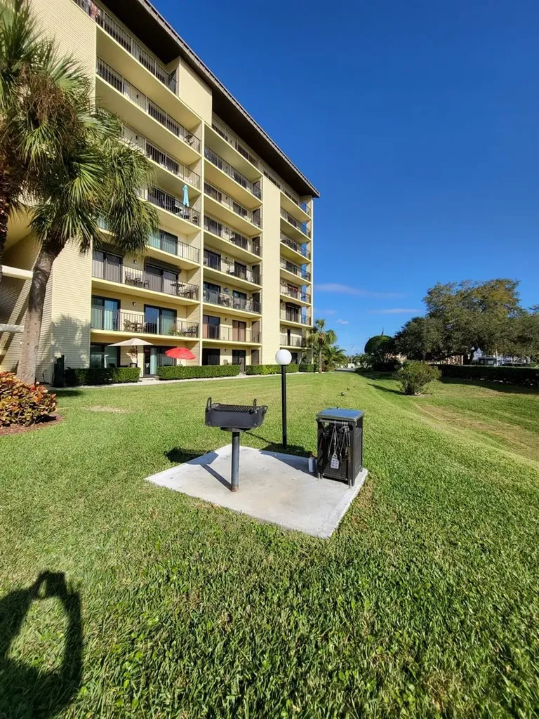 650 Island Way Clearwater Beach FL 33767