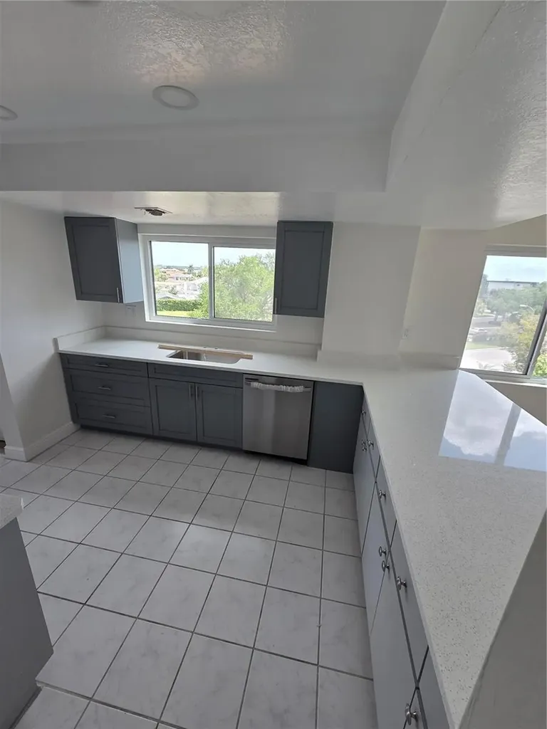 650 Island Way Clearwater Beach FL 33767