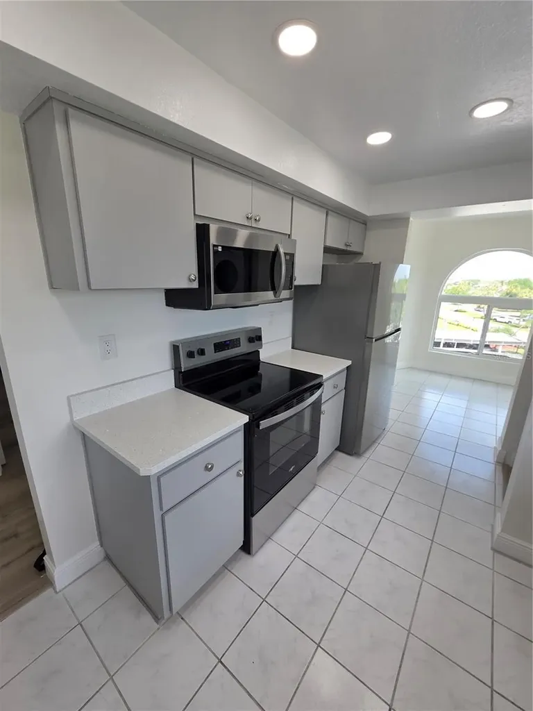 650 Island Way Clearwater Beach FL 33767