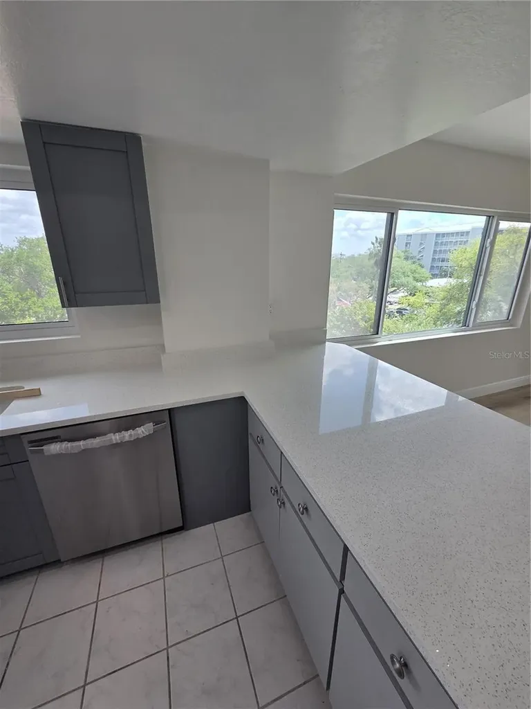 650 Island Way Clearwater Beach FL 33767