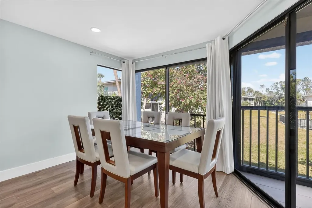 3805 E Bay Drive Holmes Beach FL 34217