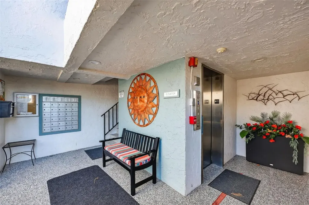 3805 E Bay Drive Holmes Beach FL 34217