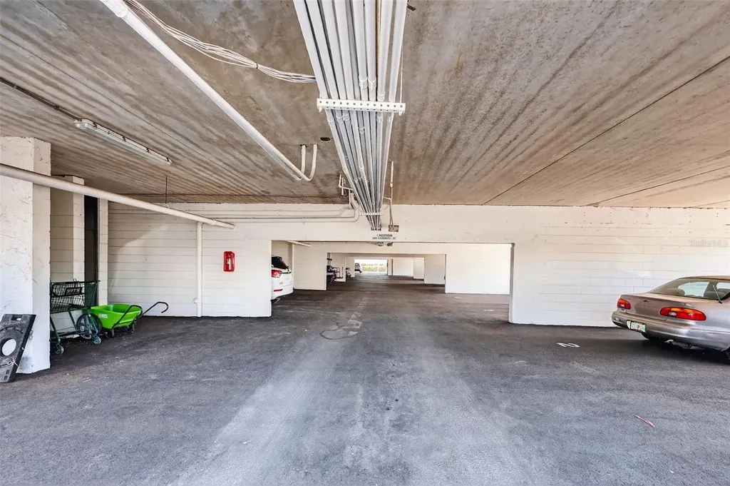 3805 E Bay Drive Holmes Beach FL 34217