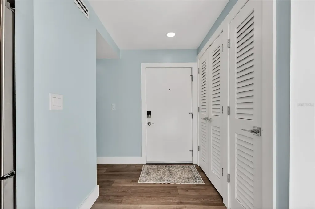 3805 E Bay Drive Holmes Beach FL 34217