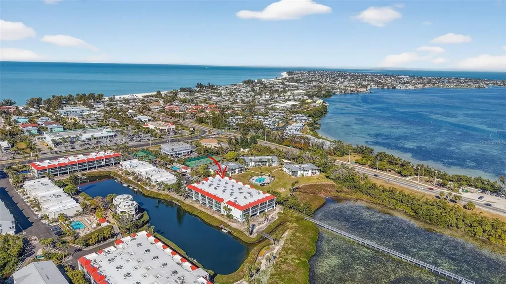 3805 E Bay Drive Holmes Beach FL 34217