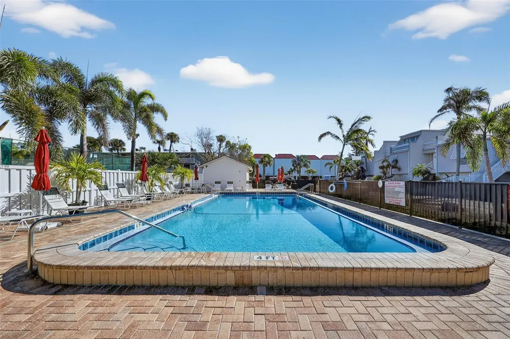 3805 E Bay Drive Holmes Beach FL 34217