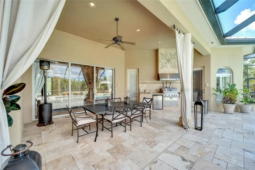 15101 Kestrelglen Way Lithia FL 33547
