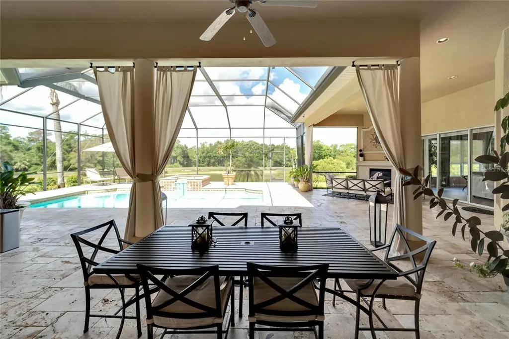 15101 Kestrelglen Way Lithia FL 33547