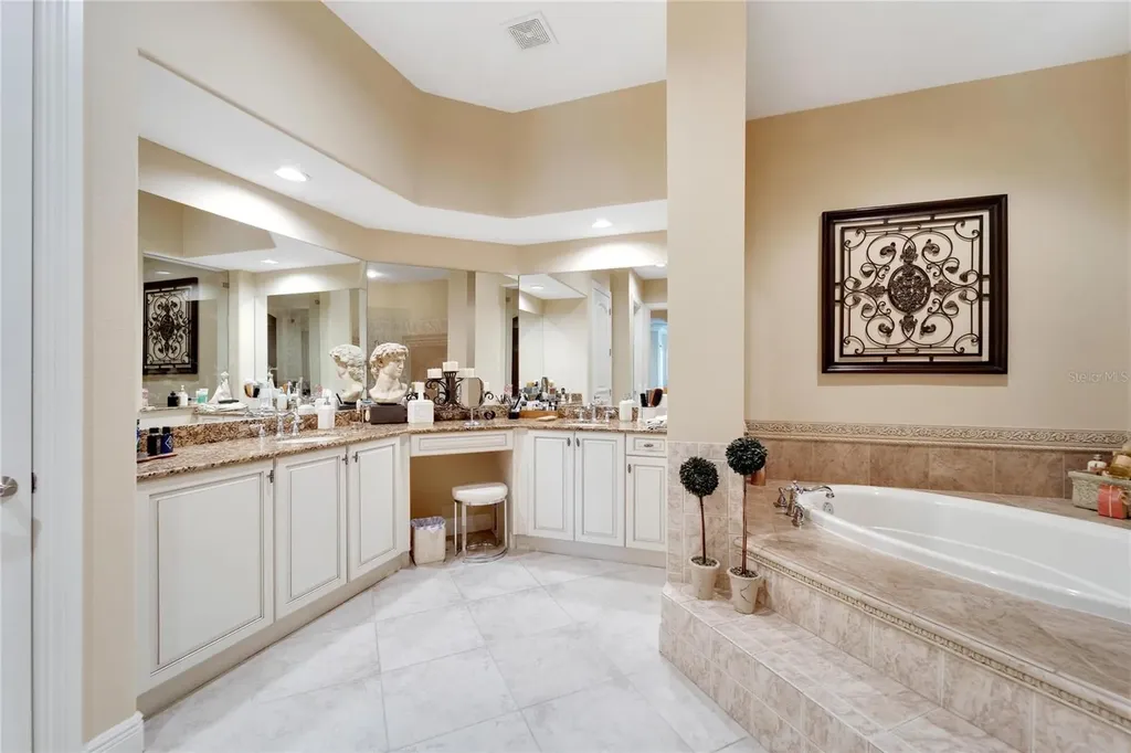 15101 Kestrelglen Way Lithia FL 33547